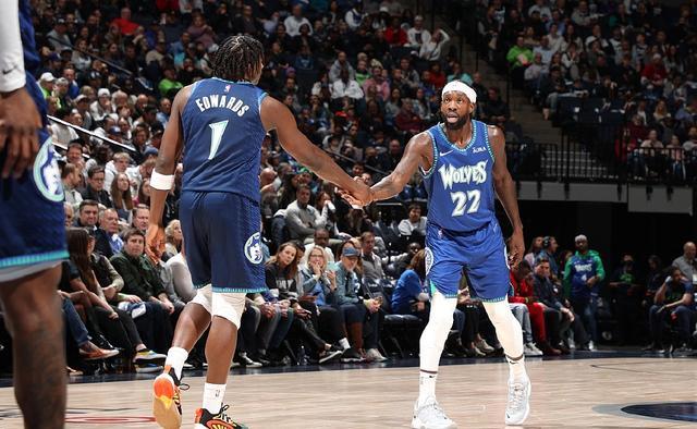  爱德华兹36分创纪录森林狼屠马刺  