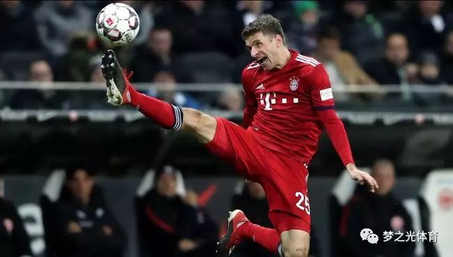  哈兰德倒钩世界波当选德甲最佳进球