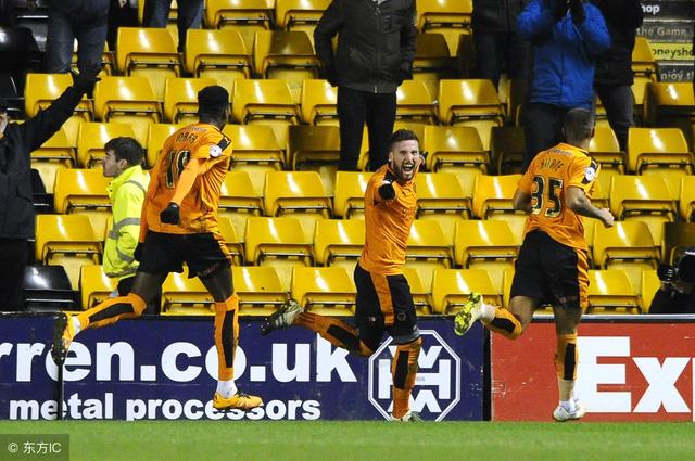  狼队定位球战术奏效，客场逼平联赛领头羊